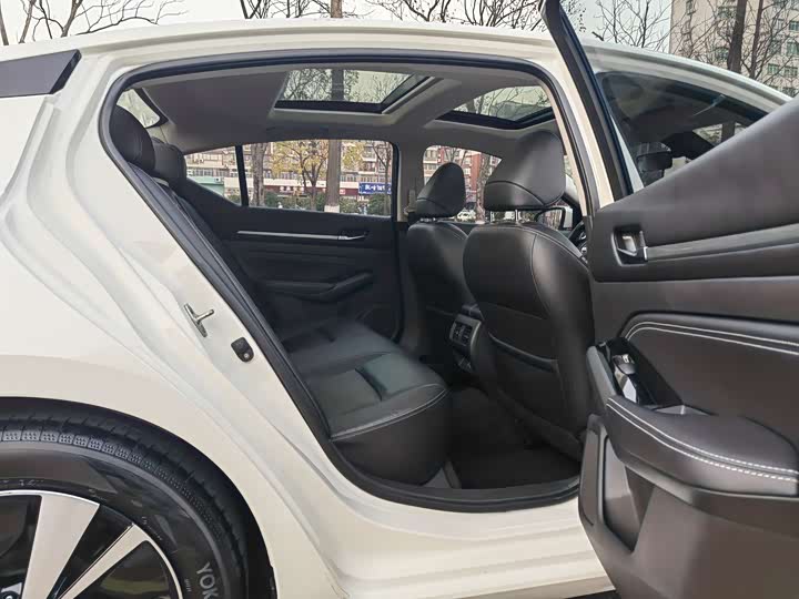 Фото 8 - Nissan Teana