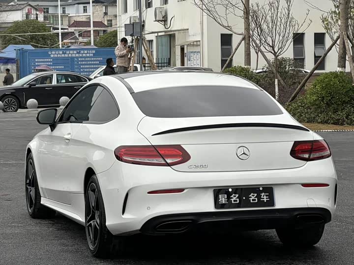 Фото 9 - Mercedes-Benz C-Class