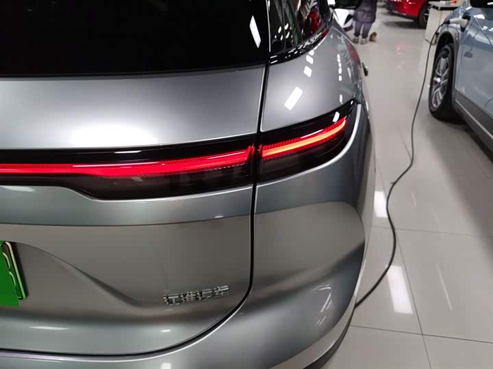 Фото 8 - Nio ES6