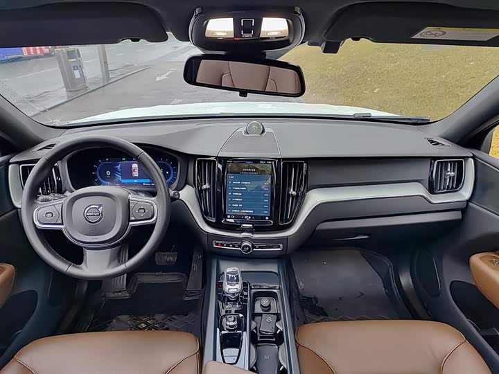 Фото 9 - Volvo XC60