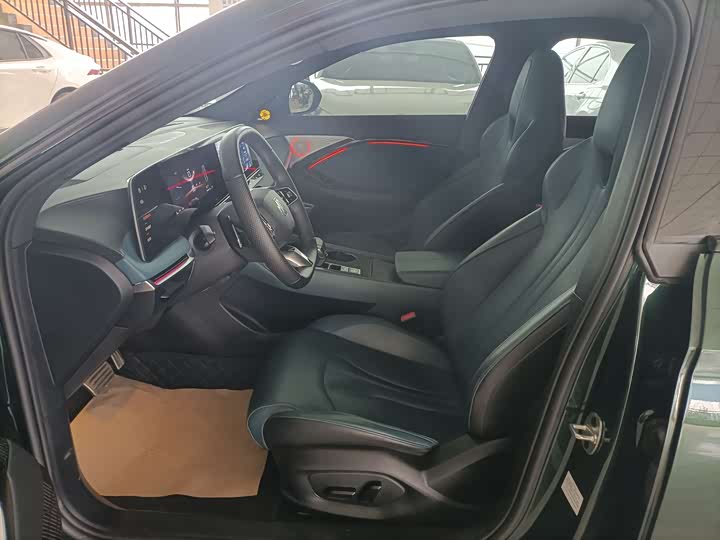 Фото 7 - MG Motor 7