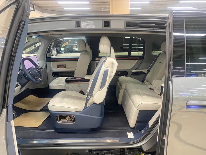 Фото 5 - Zeekr Mix