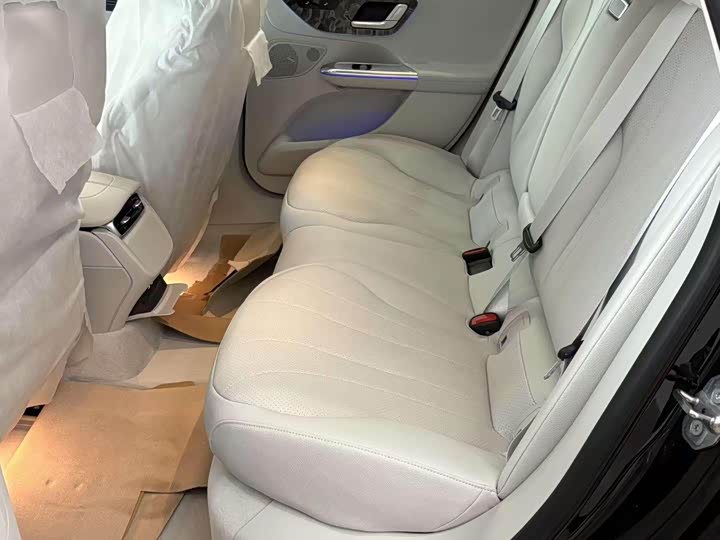 Фото 8 - Mercedes-Benz EQE