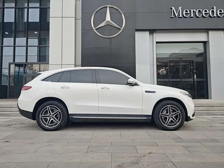 Фото 4 - Mercedes-Benz EQC