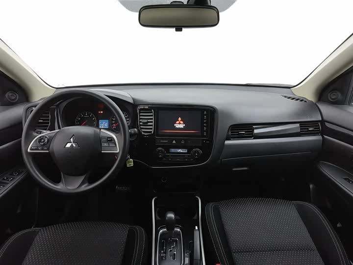 Фото 5 - Mitsubishi Outlander