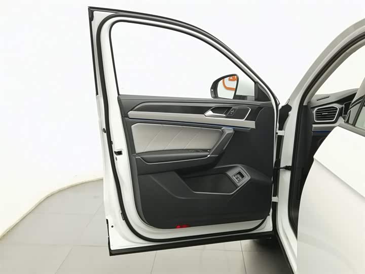 Фото 8 - Volkswagen Tayron GTE Hybrid