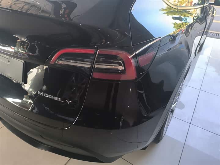 Фото 8 - Tesla Model Y