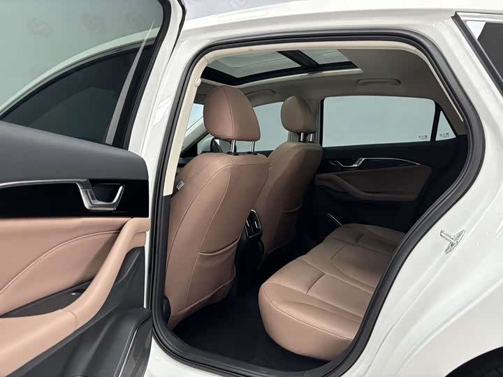 Фото 8 - Bestune B70