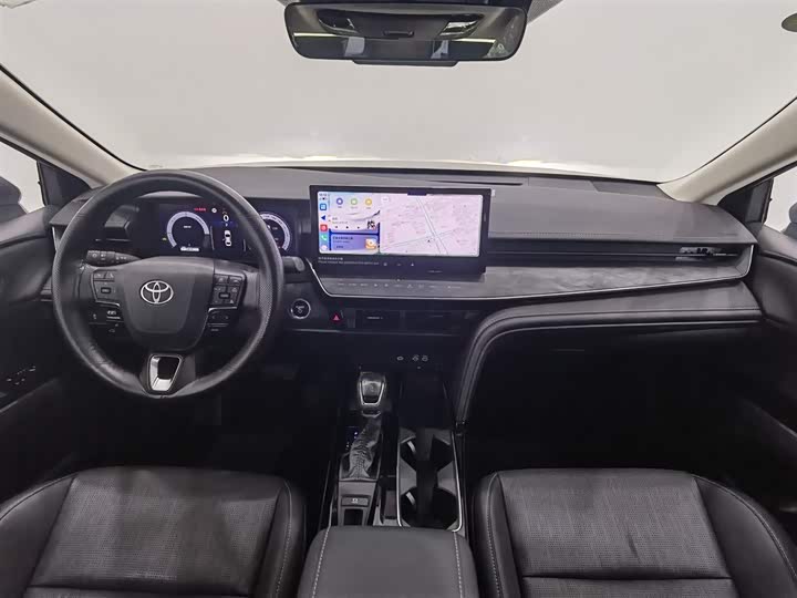 Фото 5 - Toyota Camry