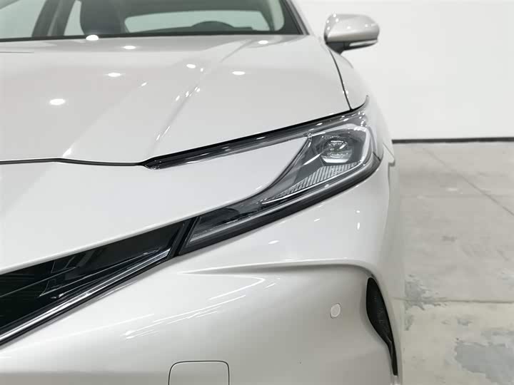 Фото 7 - Toyota Camry