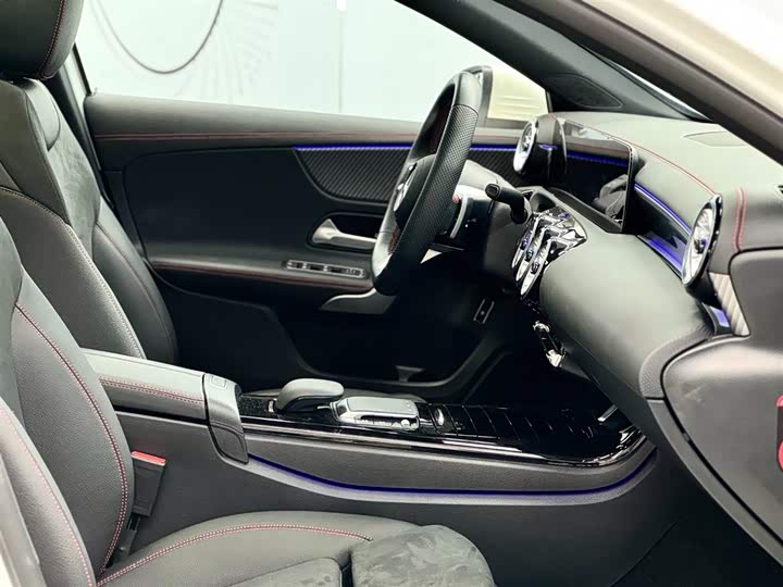 Фото 8 - Mercedes-Benz A-Class