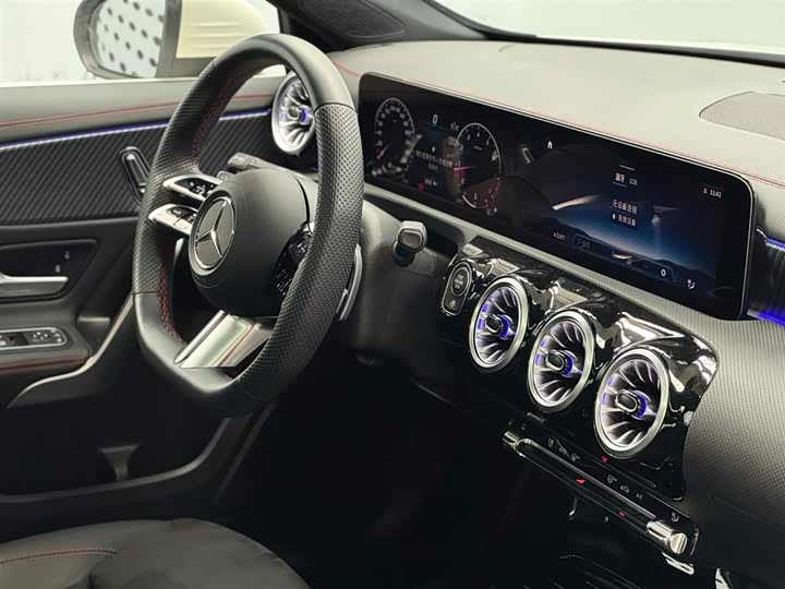 Фото 9 - Mercedes-Benz A-Class