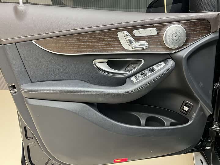 Фото 5 - Mercedes-Benz GLC-Class