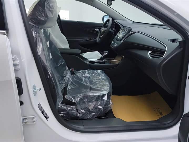 Фото 8 - Chevrolet Malibu XL