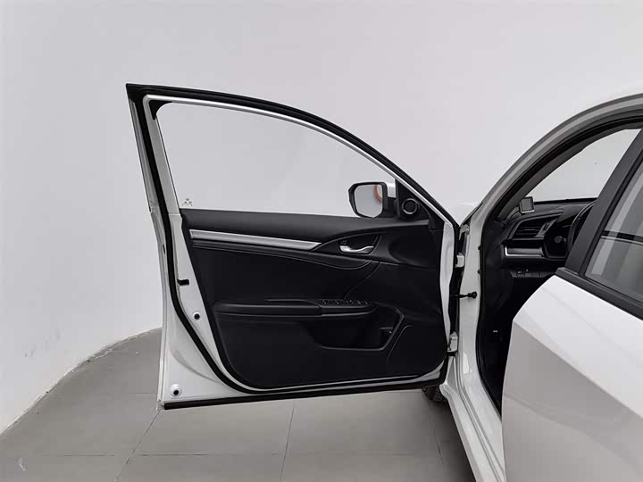 Фото 8 - Honda Civic