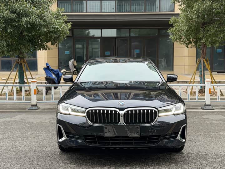 Фото 2 - BMW 5 Series