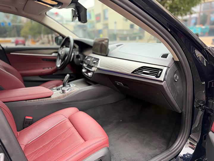 Фото 9 - BMW 5 Series