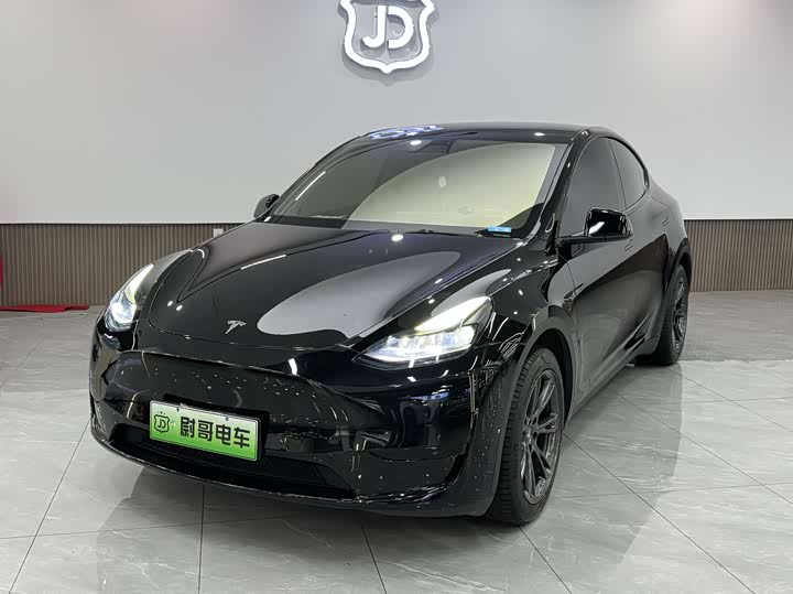 Фото 1 - Tesla Model Y