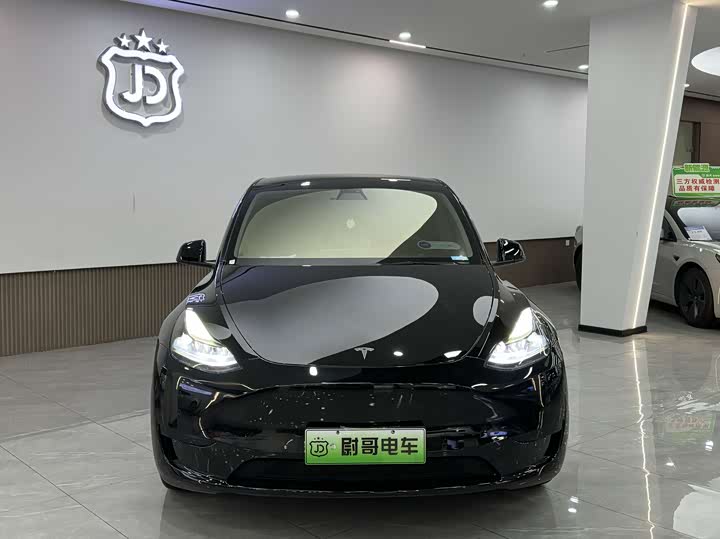 Фото 2 - Tesla Model Y