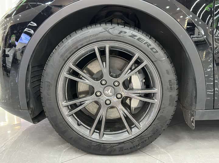 Фото 4 - Tesla Model Y