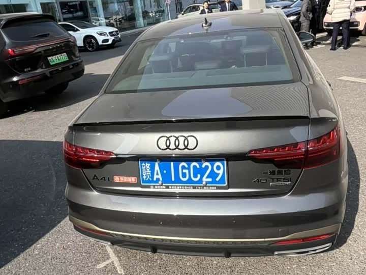 Фото 5 - Audi A4L