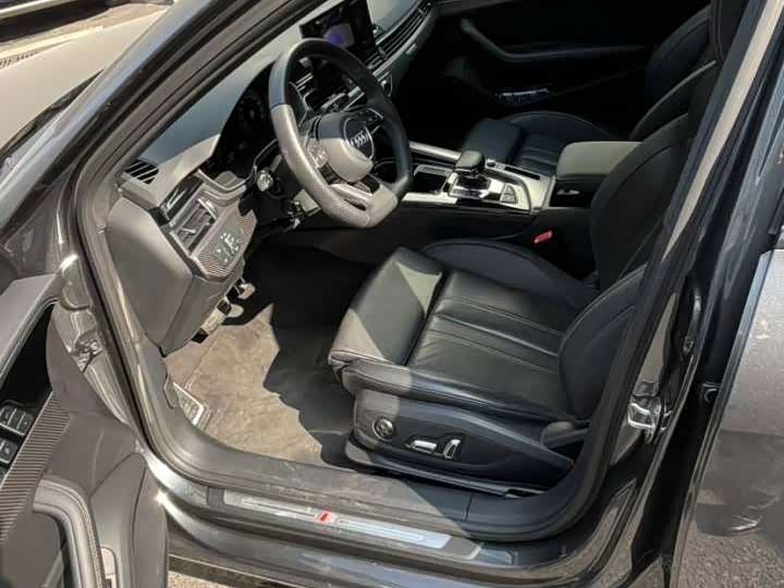 Фото 8 - Audi A4L