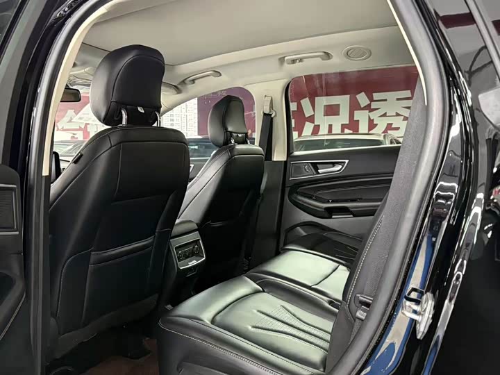 Фото 6 - Ford Edge