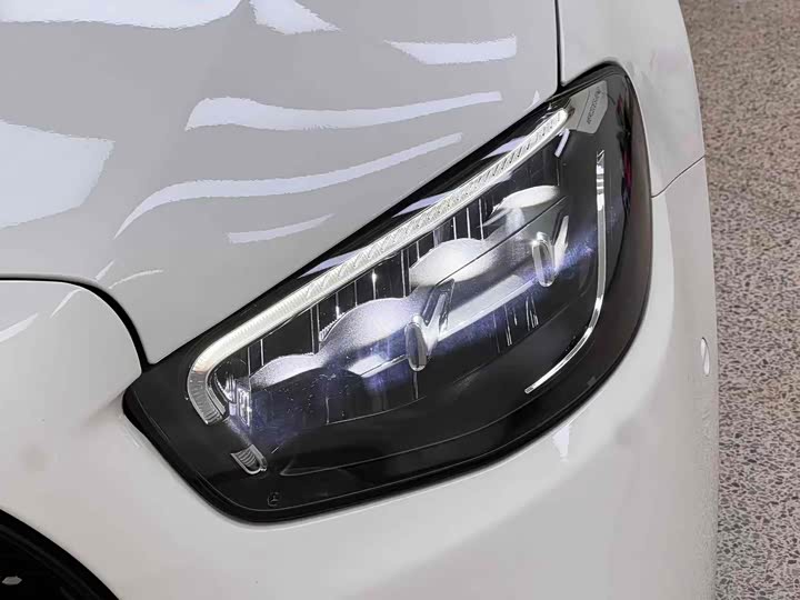 Фото 5 - Mercedes-Benz E-Class