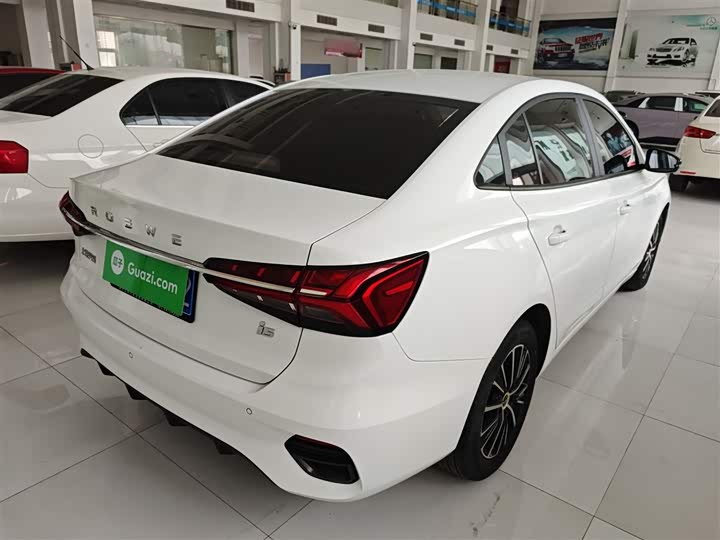 Фото 7 - Roewe i5