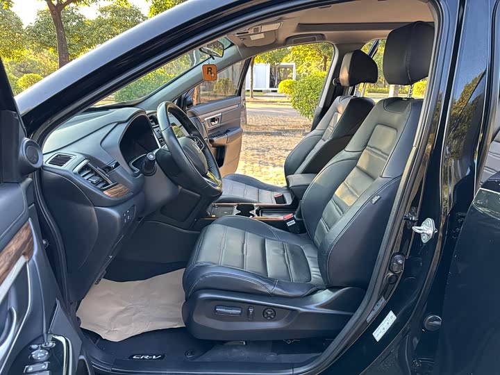 Фото 9 - Honda CR-V