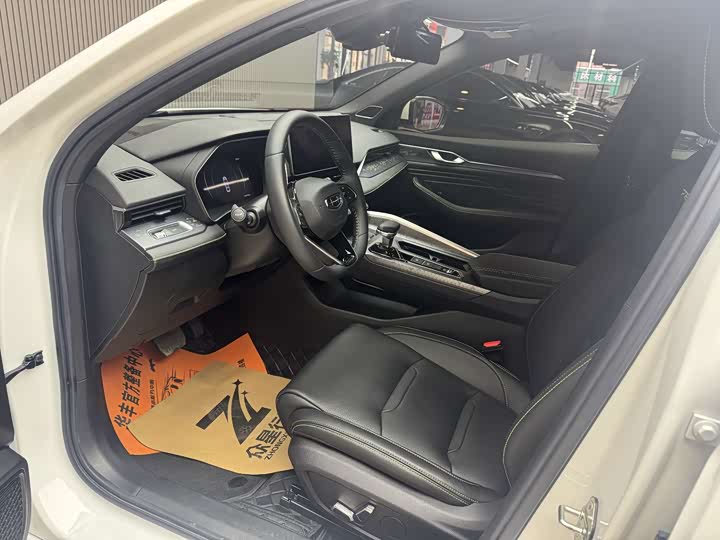 Фото 6 - Geely Preface