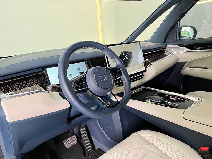 Фото 4 - Zeekr 009