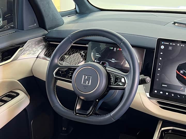 Фото 6 - Zeekr 009