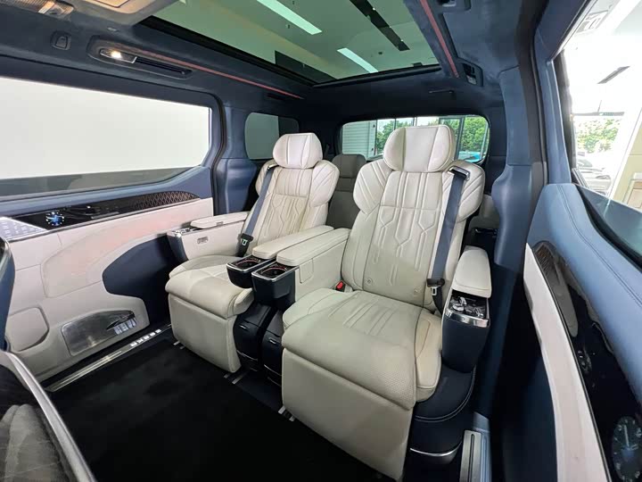 Фото 7 - Zeekr 009