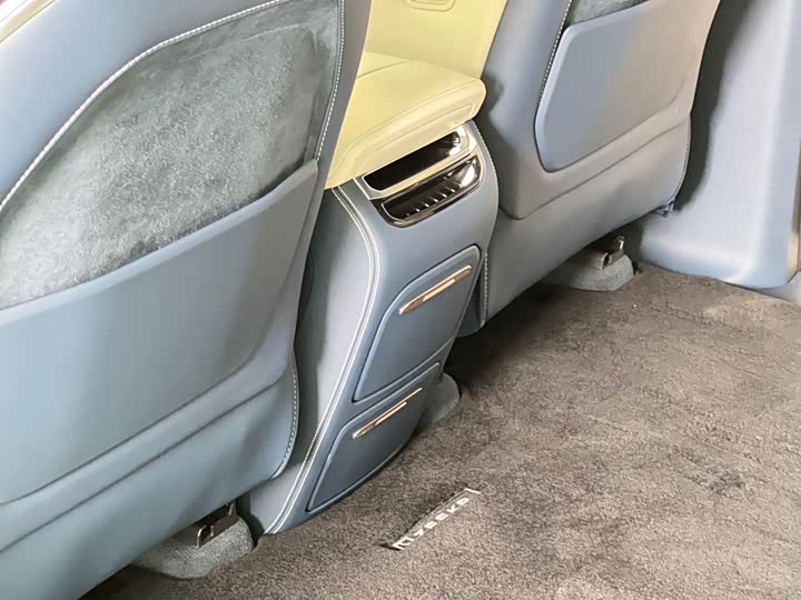 Фото 9 - Zeekr 009