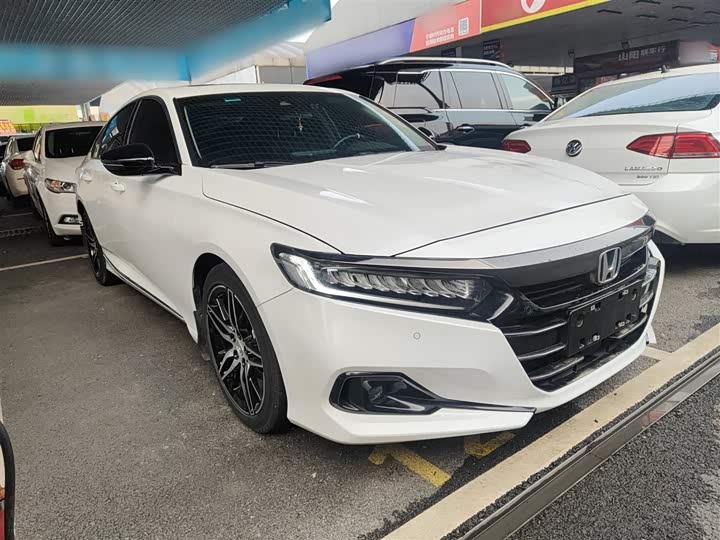 Фото 4 - Honda Accord