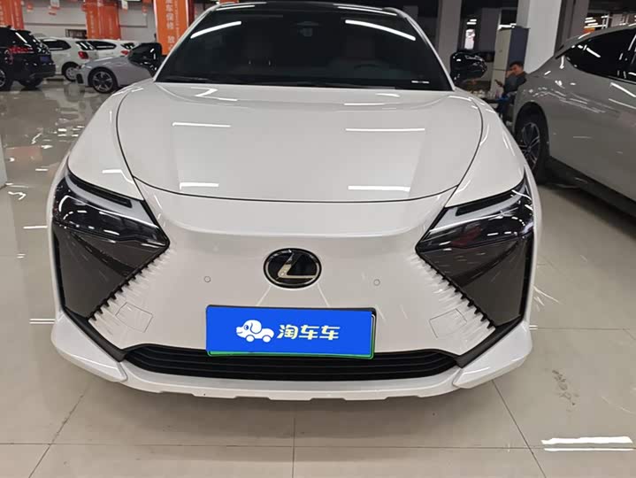 Фото 2 - Lexus RZ