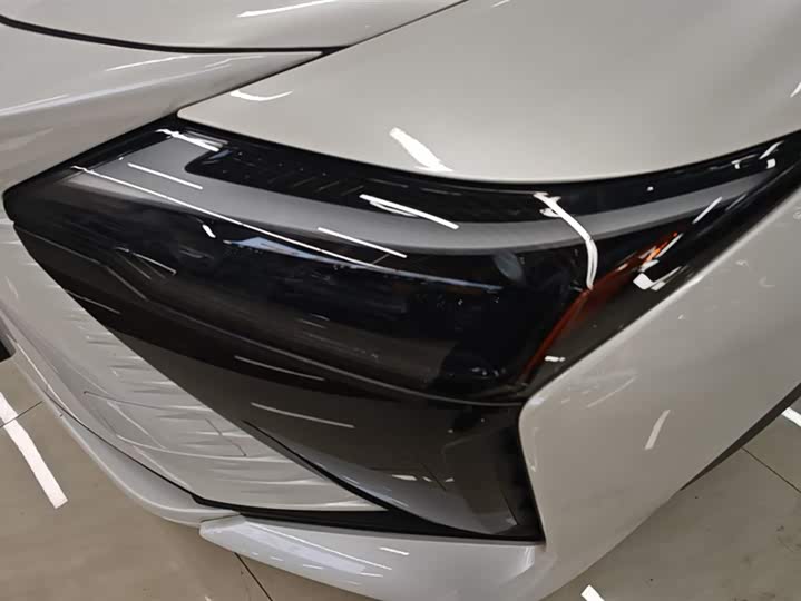 Фото 5 - Lexus RZ