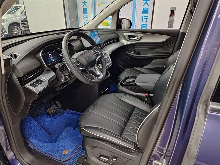 Фото 7 - Roewe iMax 8