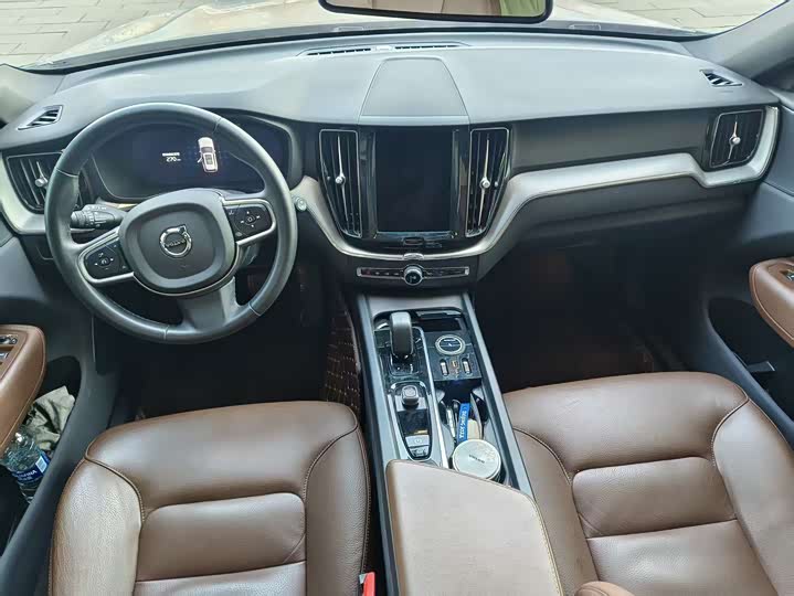 Фото 6 - Volvo XC60