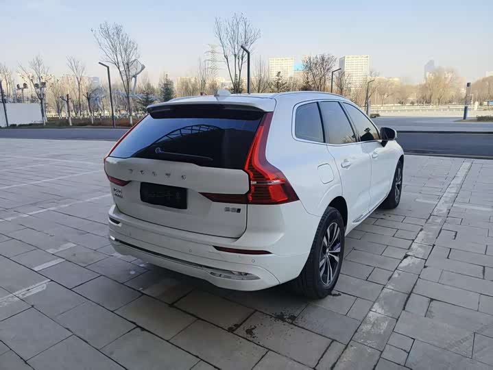 Фото 8 - Volvo XC60