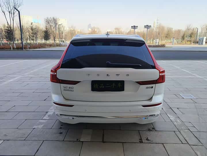 Фото 9 - Volvo XC60