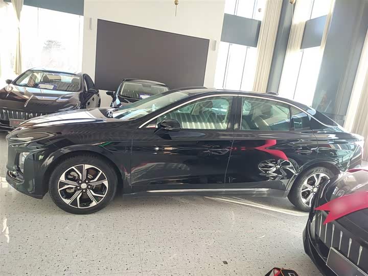 Фото 5 - Hongqi E-QM5