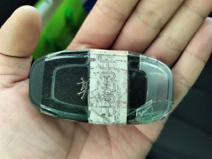 Фото 9 - Hongqi E-QM5