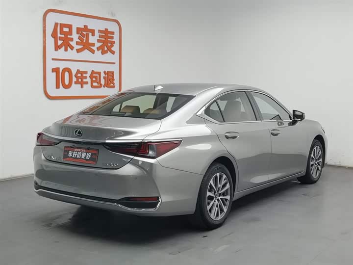 Фото 2 - Lexus ES