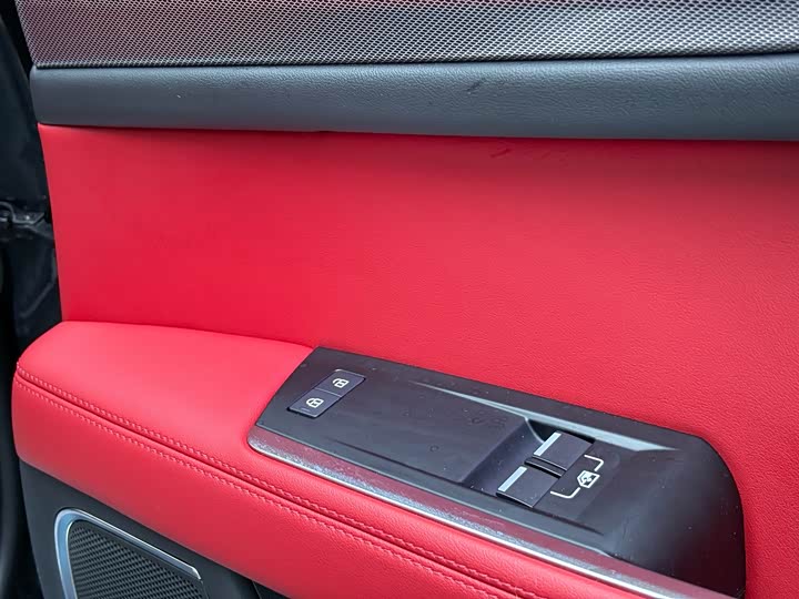 Фото 7 - Jaguar XE L