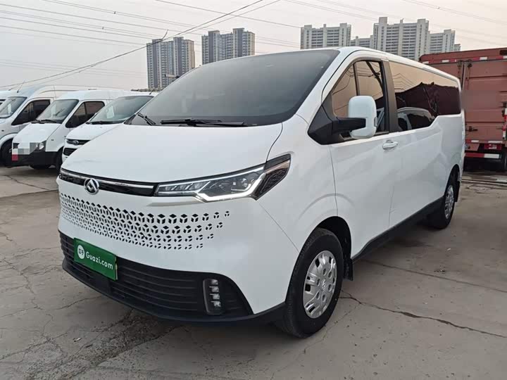 Фото 2 - Maxus V70