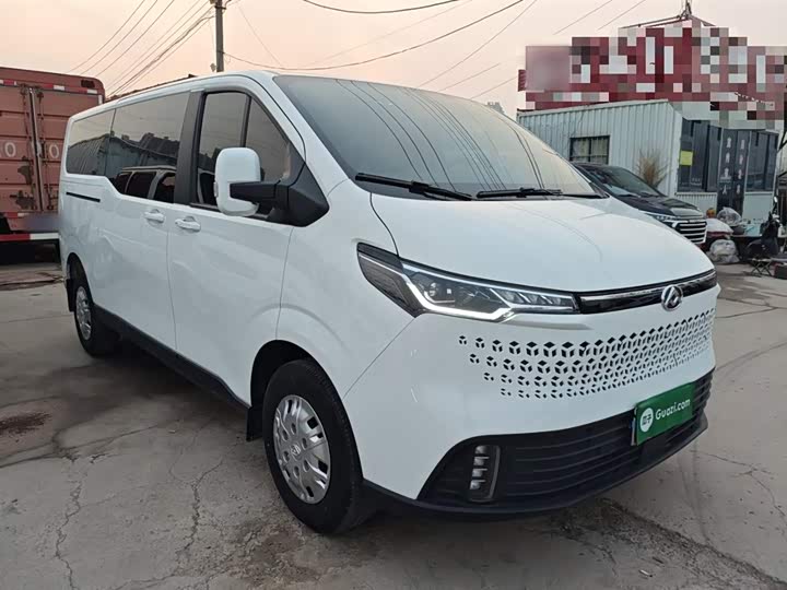 Фото 4 - Maxus V70