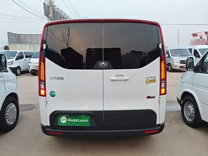 Фото 6 - Maxus V70