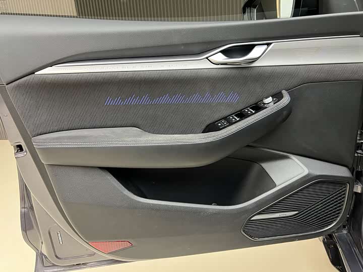 Фото 7 - Geely Preface